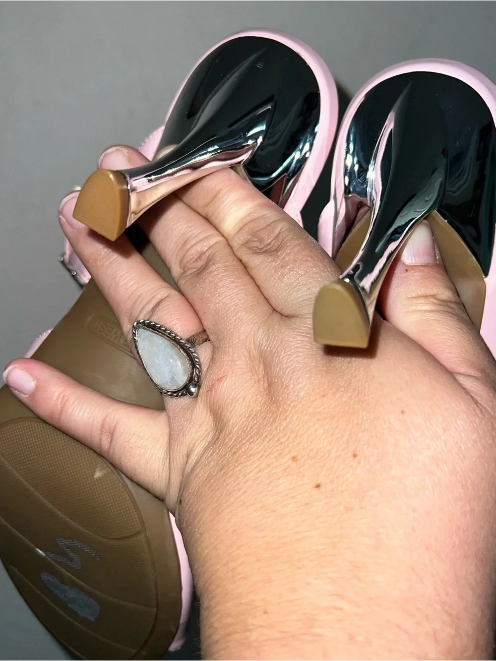 Nine west baby pink kitten-heel mule sandals Size 9.